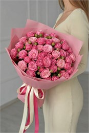 Кустовые розы Леди Бомбастик в розовой упаковке (25шт) 623