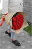 Красные розы в крафте (21шт) 149226