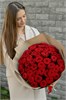 Красные розы 40см в крафтовой упаковке (51шт) 532