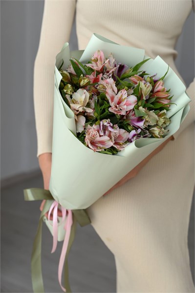 Альстромерия микс в упаковке (9шт) 779