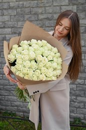 Белая роза 70см одн 51шт
