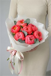Коралловые пионы с эвкалиптом (7шт) 311